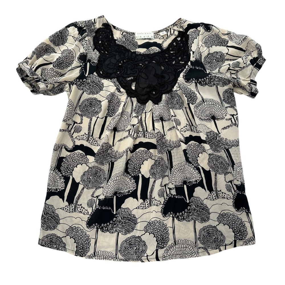 KIMCHI BLUE Silk Blouse Beige Short Sleeve Black Crochet Lace Trim Size Small